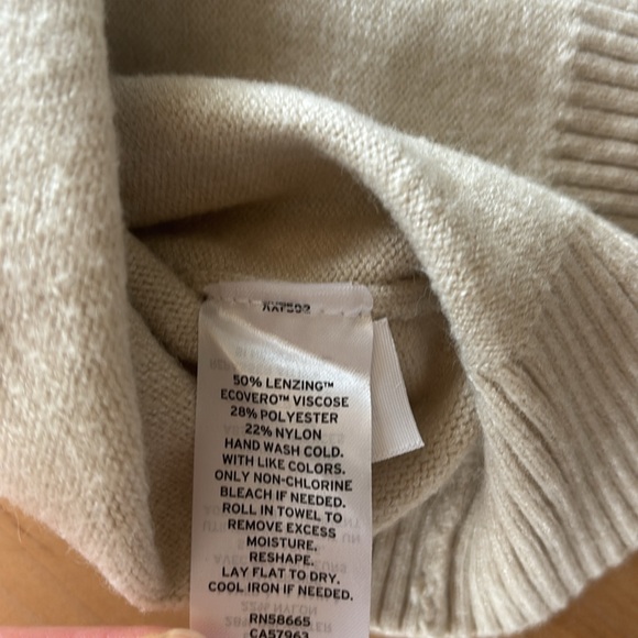 Cream Sweater - Picture 7 of 7